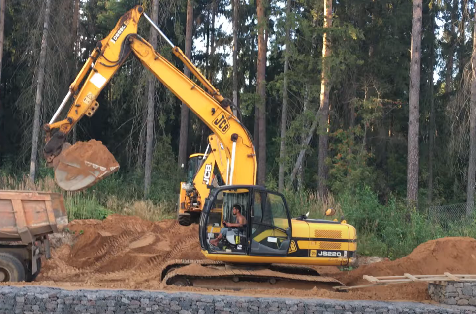 Гусеничный экскаватор JCB JS220